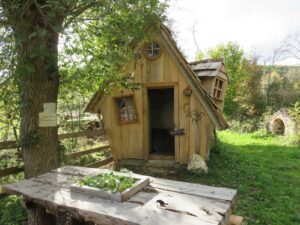 montcuq hameau de rouillac petite maison lieu de detente en bois 