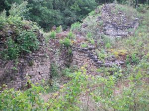 Cours ruine aqueduc