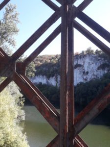 Arcambal traversee sur l'ancien pont de chemin de fer