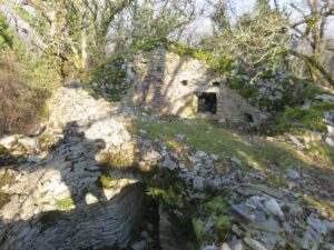 Ancienne maison dans les bois de Cahors les Durants
