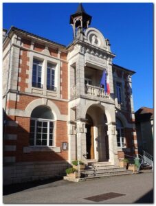 Les Montapattes La mairie de Payrac LOT