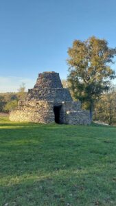 Cazelle à étage à les roques dans le Lot