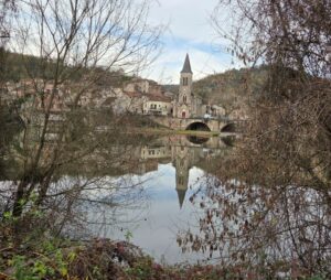 vue sur le village de Larroque des Arcs