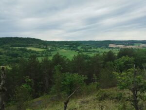 Vue sur la vallée à Bovila dans le LOT