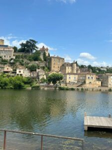 le village de Puy l'Eveque